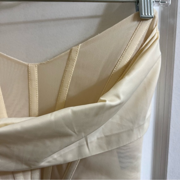 Hailee Bustier Top - Picture 6 of 14